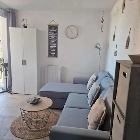 Apartment T2 Avec Charme. Fleury (Aude)